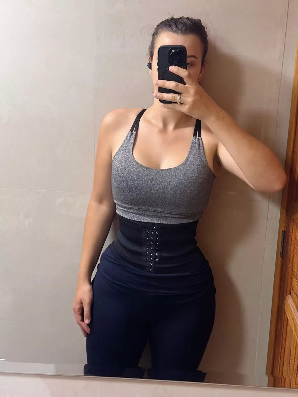 Foto de cliente com a CurveFit