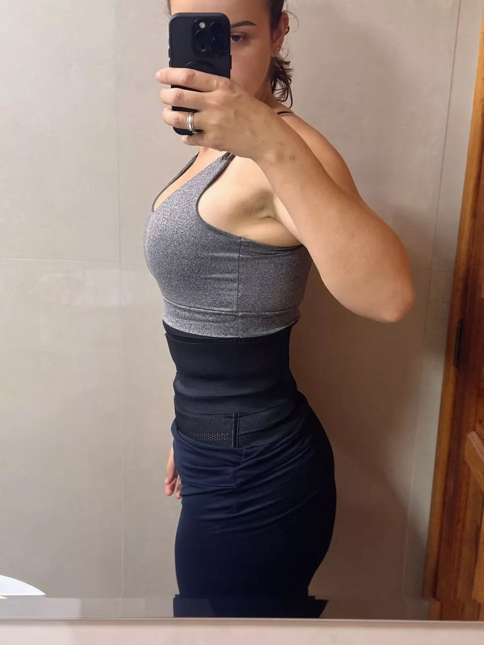 Foto de cliente com a CurveFit